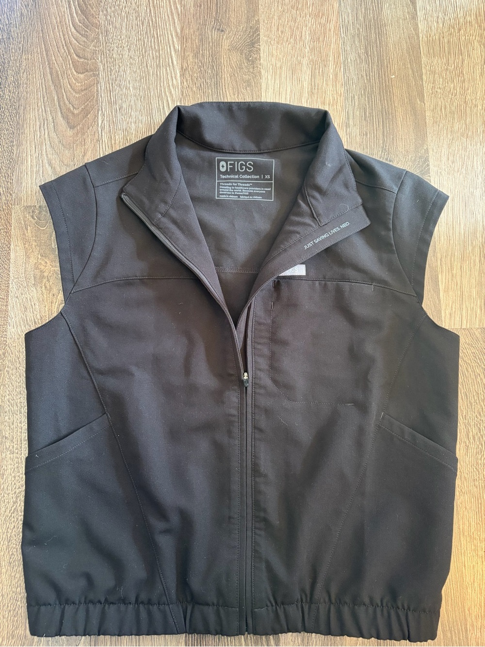 FIGS Black Sleeveless Zip Vest